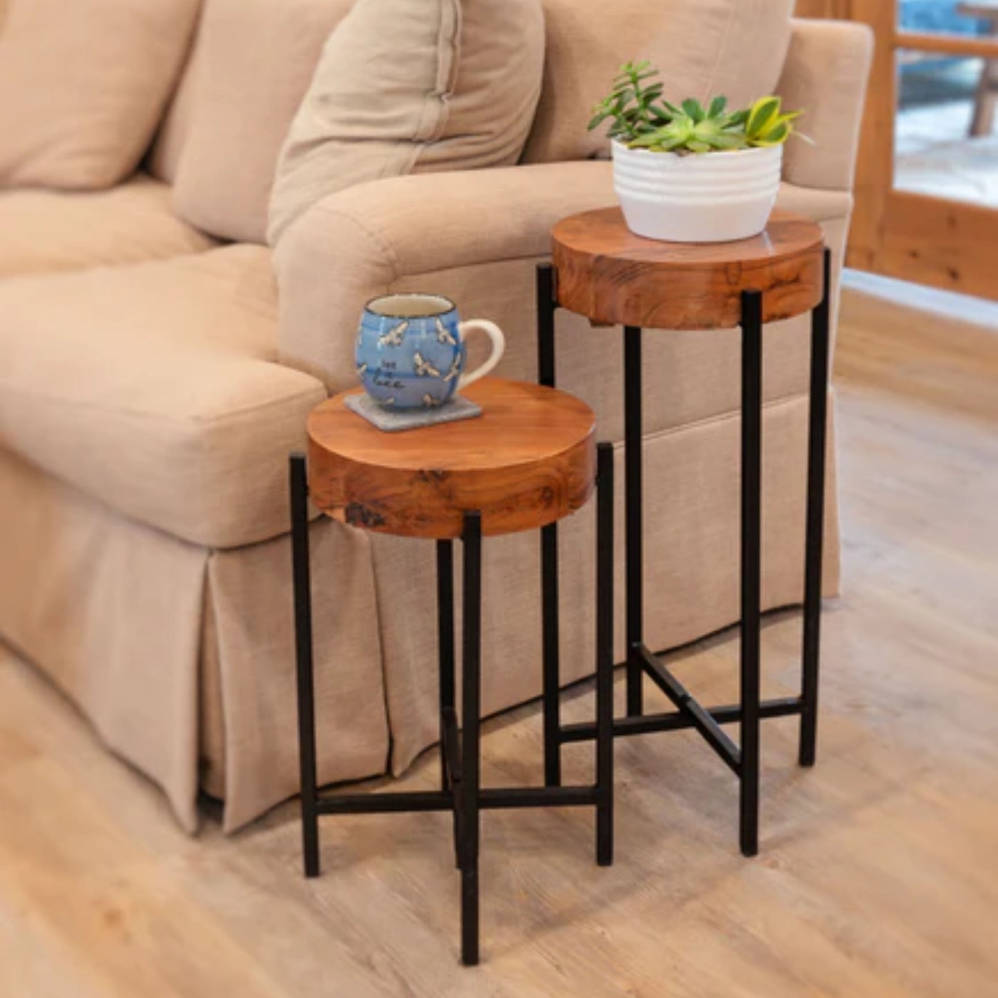 KG Berkley Drink Table