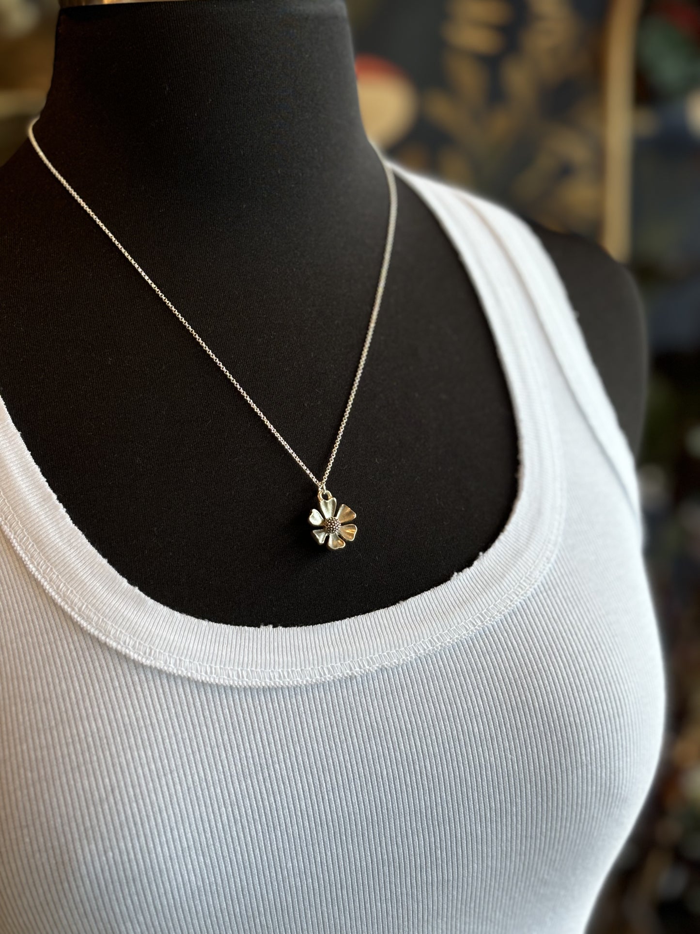 Tasi Daisy Necklace